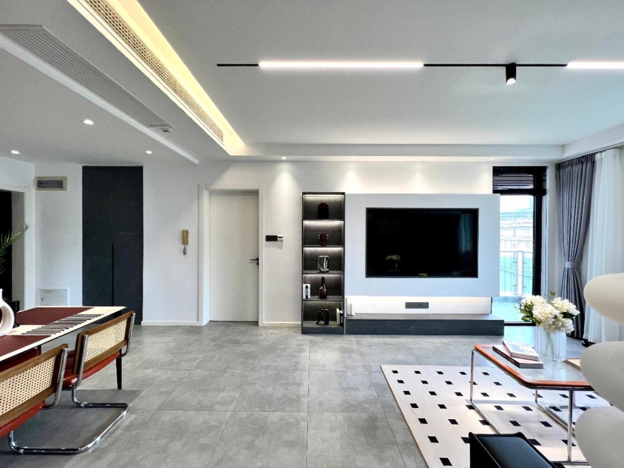 Bund Xintiandi Newly Renovated Near Metro Station Floor Heating And Air * Shanghai